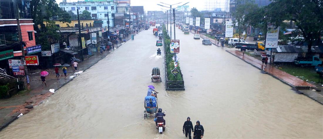 Μπαγκλαντές: δεκάδες νεκροί από τις πλημμύρες (βίντεο) 