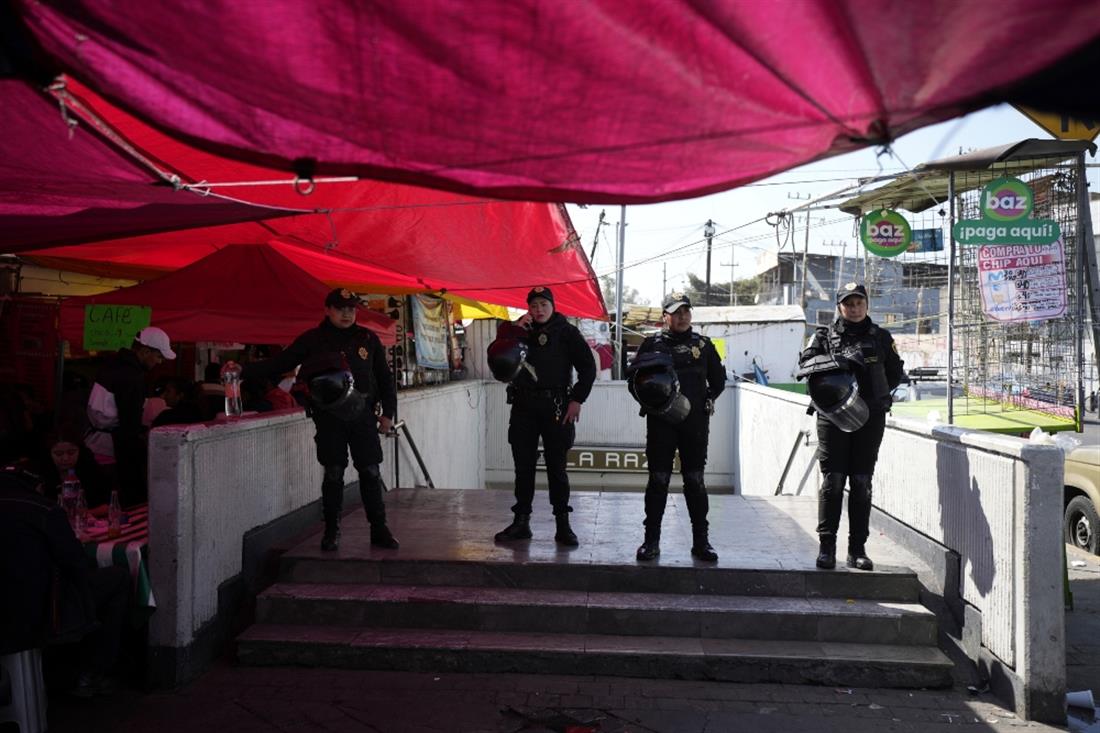 AP - Μεξικό - Αστυνομία - Σύγκρουση μετρό