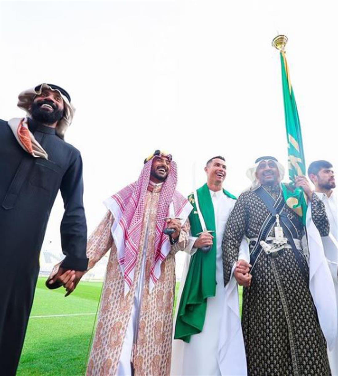 Ρονάλντο - παραδοσιακή ενδυμασία Σαουδικής Αραβίας