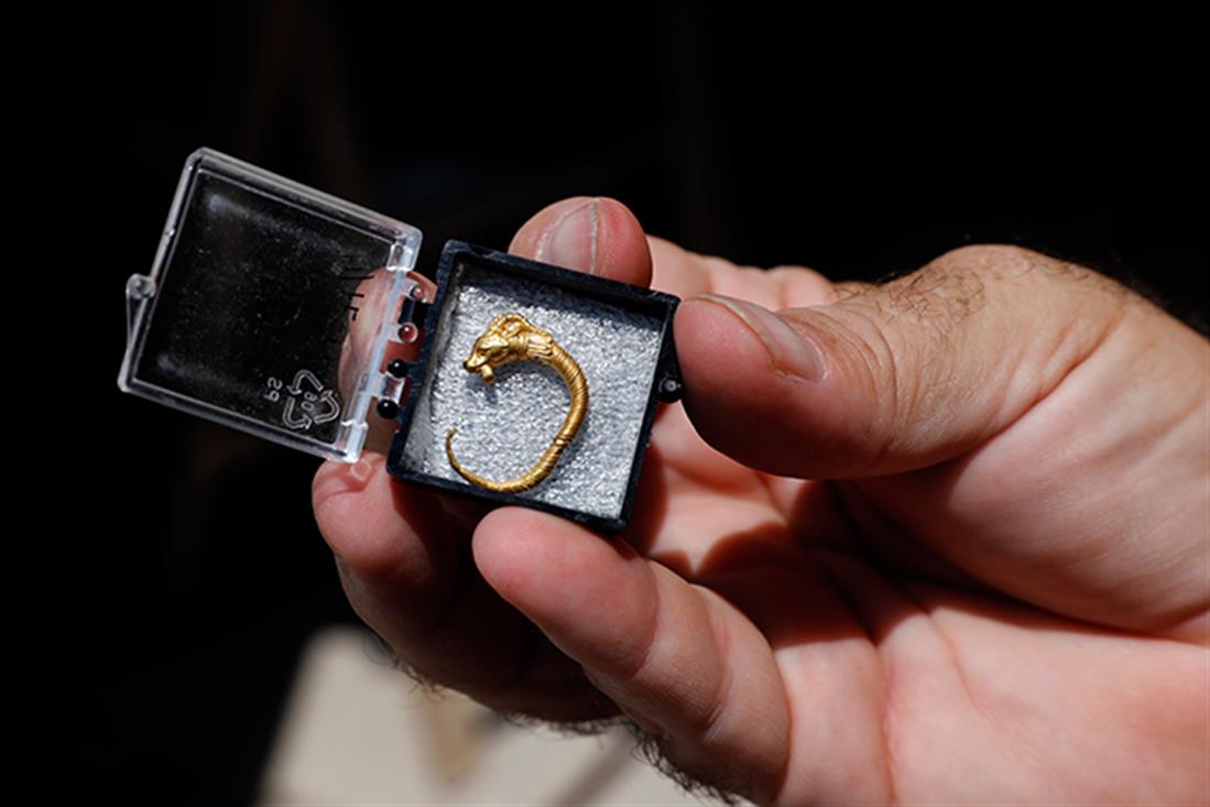 Χρυσό σκουλαρίκι - αρχαία - Ιερουσαλήμ