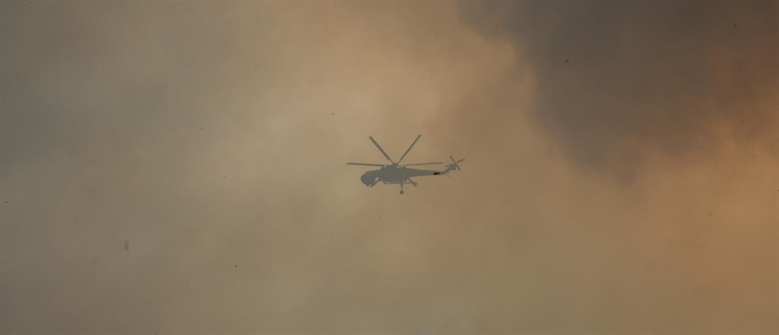 Φωτιά στα Μέγαρα: Αναγκαστική προσγείωση για ελικόπτερο που επιχειρούσε 