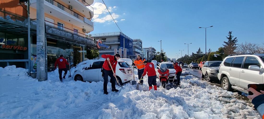“Ελπίδα” - Αττική: οι λεωφόροι με προβλήματα λόγω χιονιού και πάγου