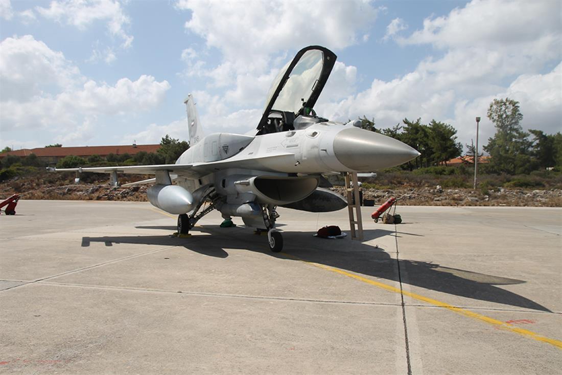 συνεκπαίδευση - Ελληνες πιλότοι F-16 - ΗΑΕ