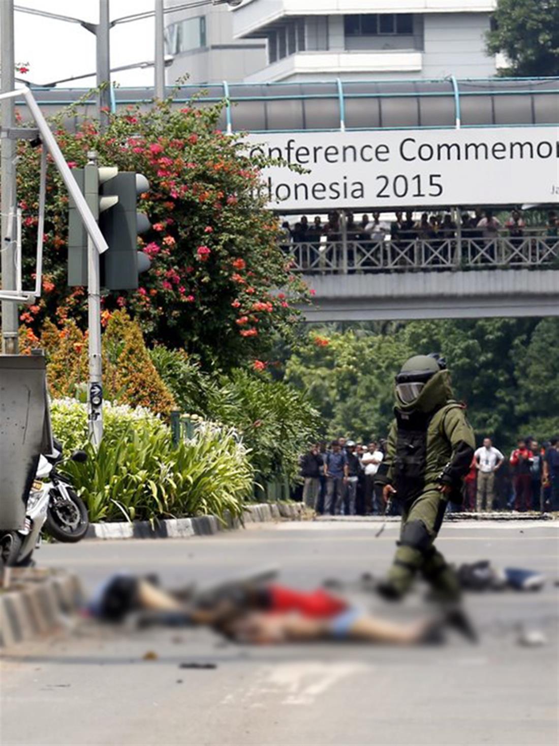 Ινδονησία - Τζακάρτα - τρομοκρατική επίθεση - βόμβα - αστυνομία - θύματα