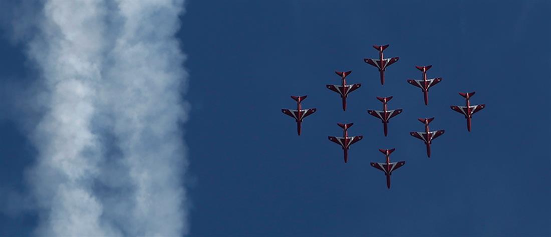 Red Arrows - επιδείξεις - αέρας - ουρανός - αιθέρες - αεροπλάνα - αεροπορία