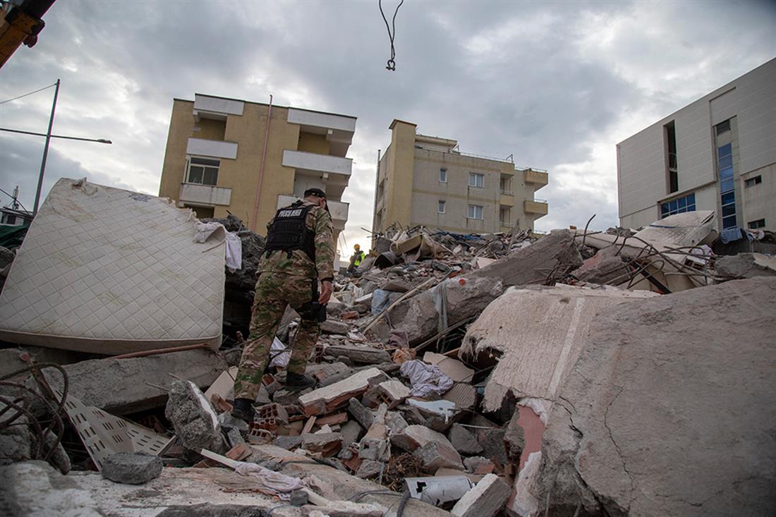 AP - Αλβανία - Δυρράχιο - σεισμός - καταστροφές