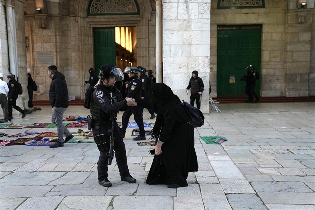 AP - Ισραήλ - Ιερουσαλήμ - ισλαμικό τέμενος Αλ Αξά - επεισόδια