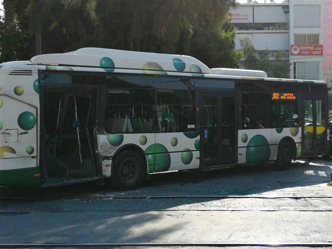 Σύγκρουση λεωφορείου - Προαστιακος - Σεπόλια