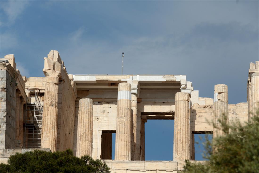 Ακρόπολη - κεραυνός - τραυματίες