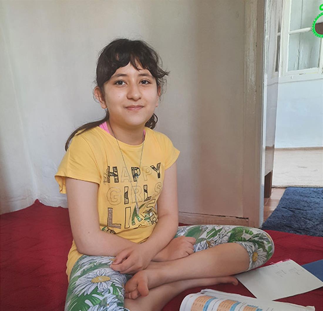 12χρονη - Αφγανή πρόσφυγας - Αρεζού - υποτροφία