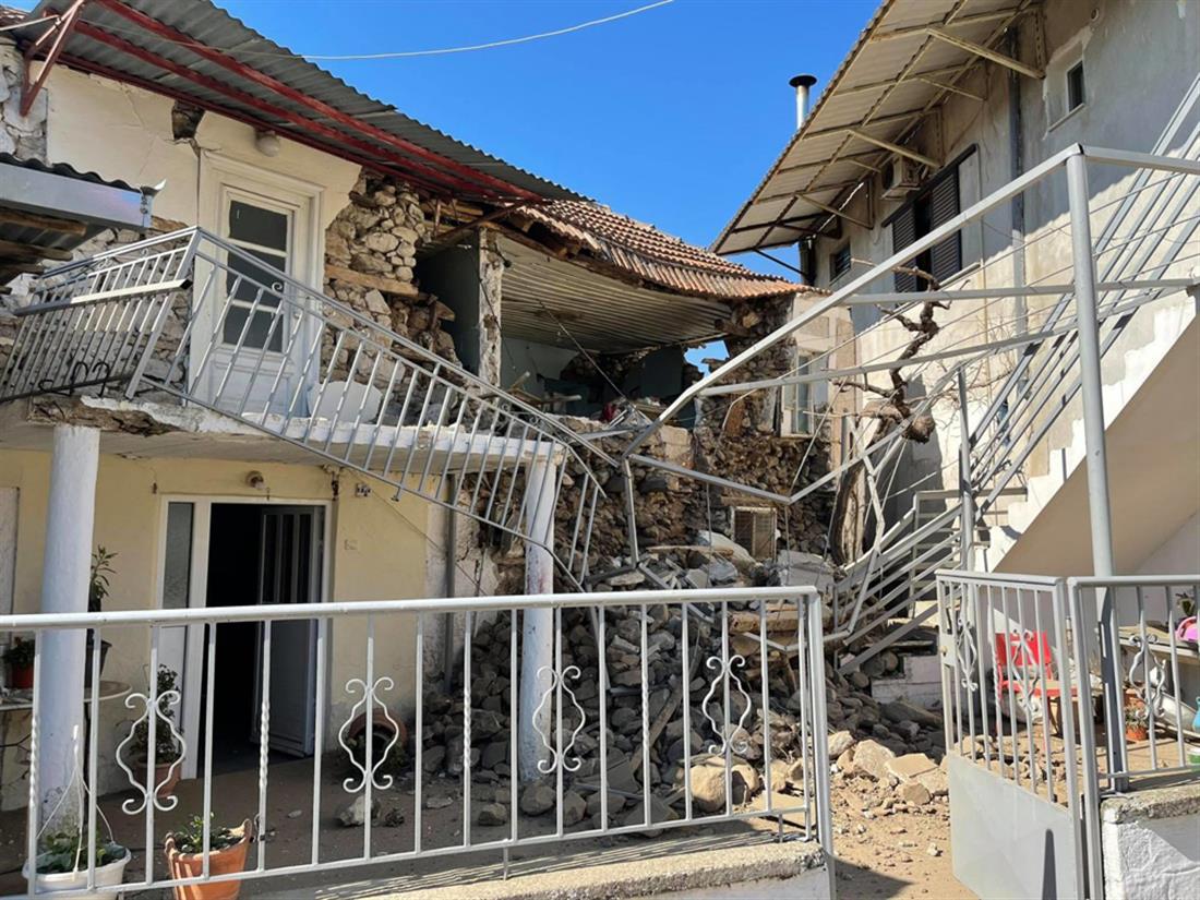 σεισμός - σπίτι - κατάρρευση - Μεσοχώρι -  Ελασσόνα