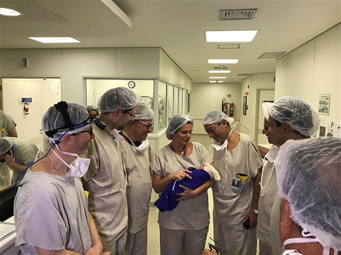 Βραζιλία - πρώτο μωρό - μεταμόσχευση μήτρας - δότρια
