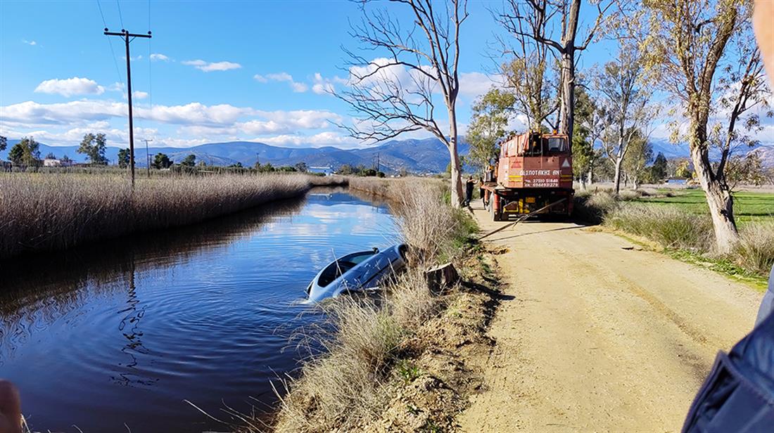 Αυτοκίνητο έπεσε σε ποτάμι - Νέα Κίος - Αργολίδα
