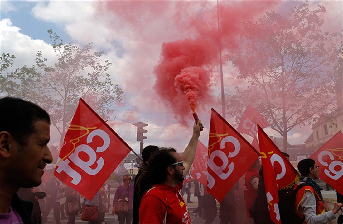 AP - Γαλλία - Παρίσι - διαδήλωση - δακρυγόνα - αντλίες νερού - κινητοποίηση - εργασιακή μεταρρύθμιση