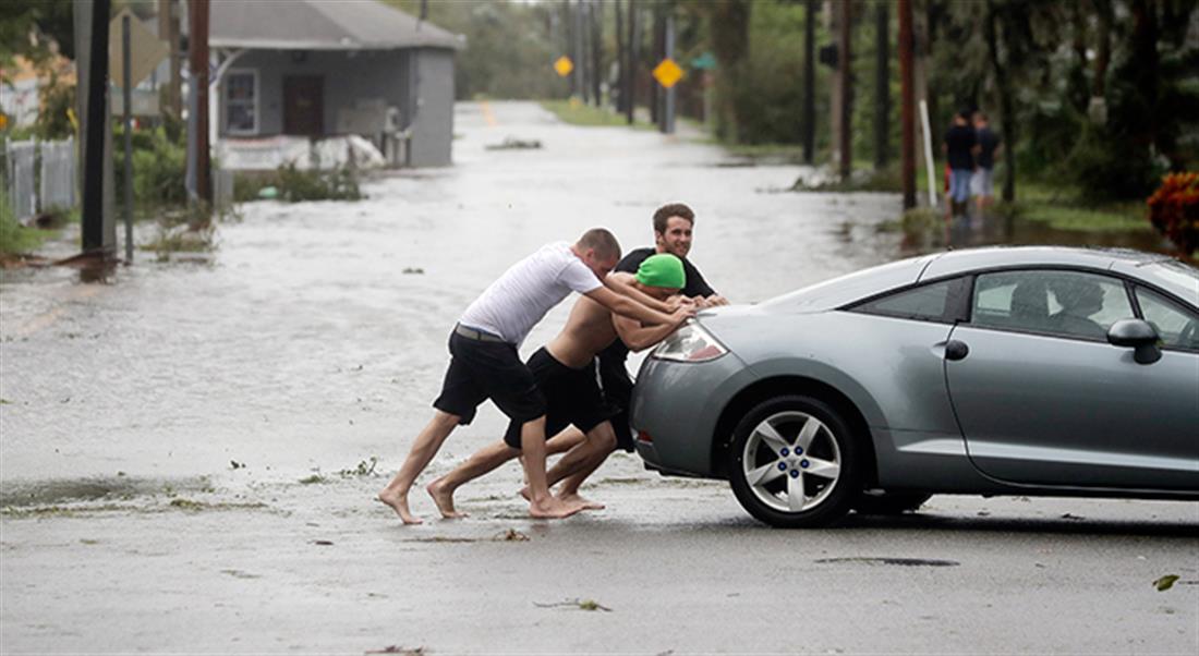 AP - ΗΠΑ - τυφώνας Μάθιου - Φλόριντα