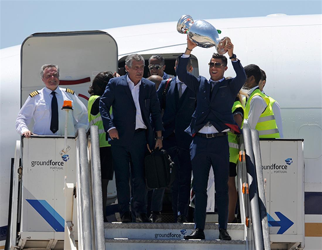 AP - άφιξη - πρωταθλητών - Πορτογαλία - Euro 2016 - αεροδρόμιο