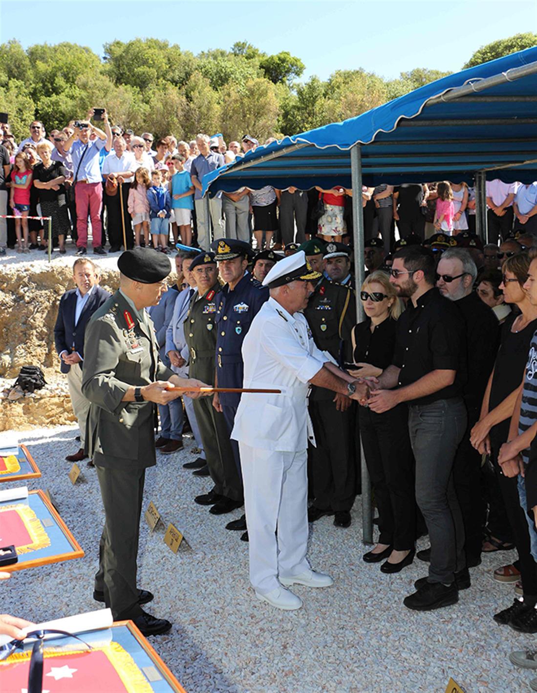 ΑΡΧΗΓΟΣ ΓΕΕΘΑ - ΤΕΛΕΤΗ ΑΠΟΚΑΛΥΠΤΗΡΙΩΝ - ΜΝΗΜΕΙΟ ΠΕΣΟΝΤΩΝ - ΣΑΡΑΝΤΑΠΟΡΟ