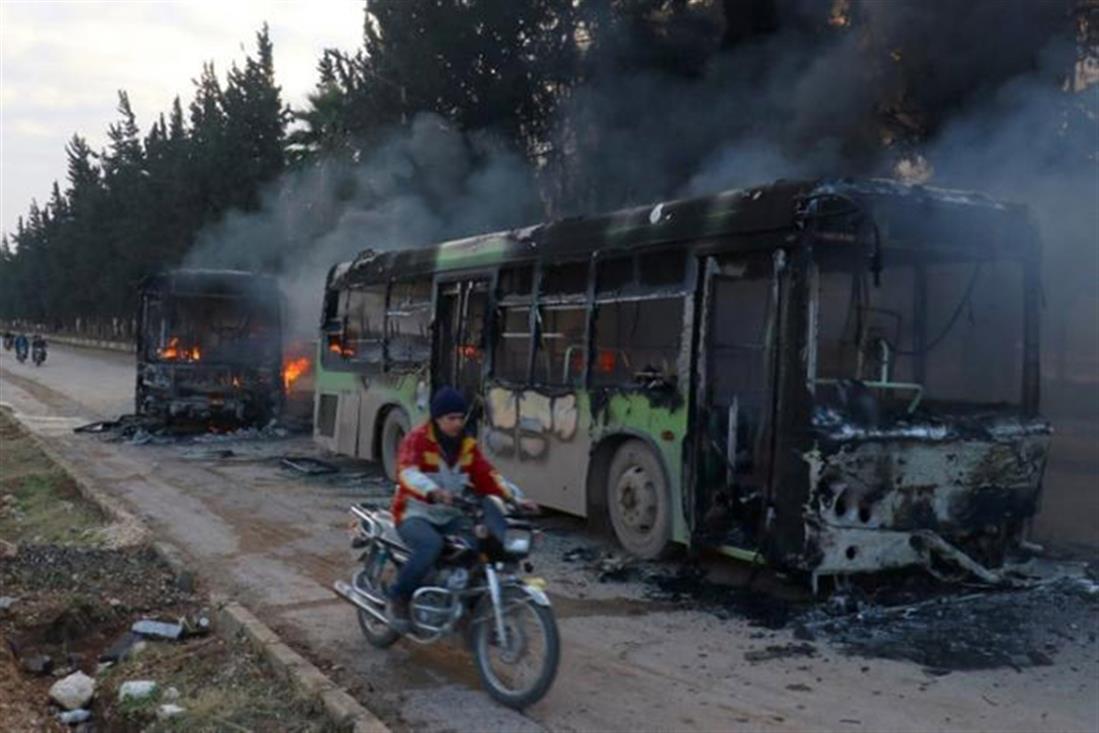 Χαλέπι - λεωφορεία - φωτιά