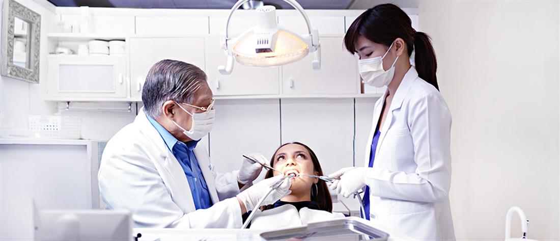 ΔΟΝΤΙΑ - οδοντίατρος - πλάκα - ασθενής - εξέταση