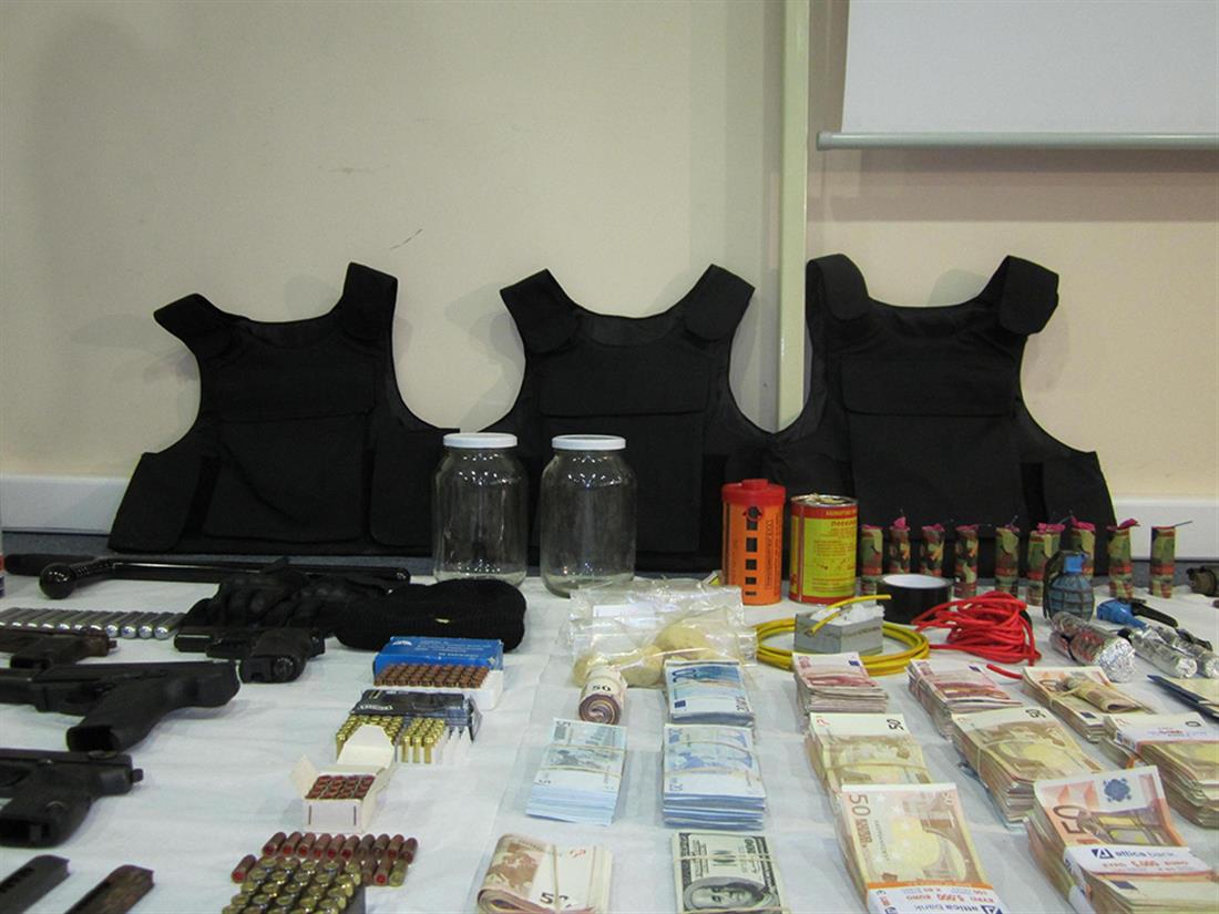 Εγκληματική οργάνωση - ένοπλες ληστείες τραπεζών - εκρήξεις Α.Τ.Μ. - επιθέσεις κατά αστυνομικών - Θεσσαλονίκη