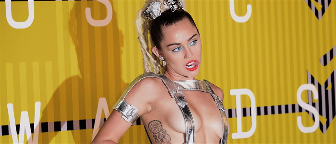 Miley Cyrus - Μάιλι Σάιρους - MTV - VMA - Μουσικά Βραβεία - κόκκινο χαλί