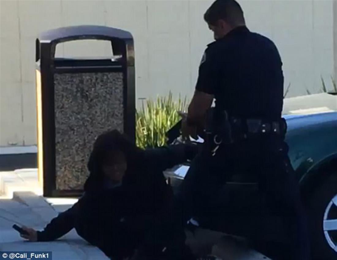 Αστυνομικός - Καλιφόρνια - πυροβολεί - νεαρό