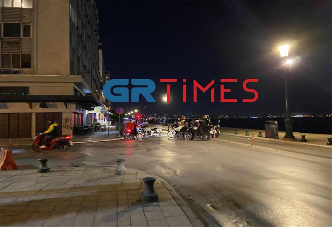 Θεσσαλονίκη - τροχαίο - ανατροπή αυτοκινήτου - Λεωφόρος Νίκης