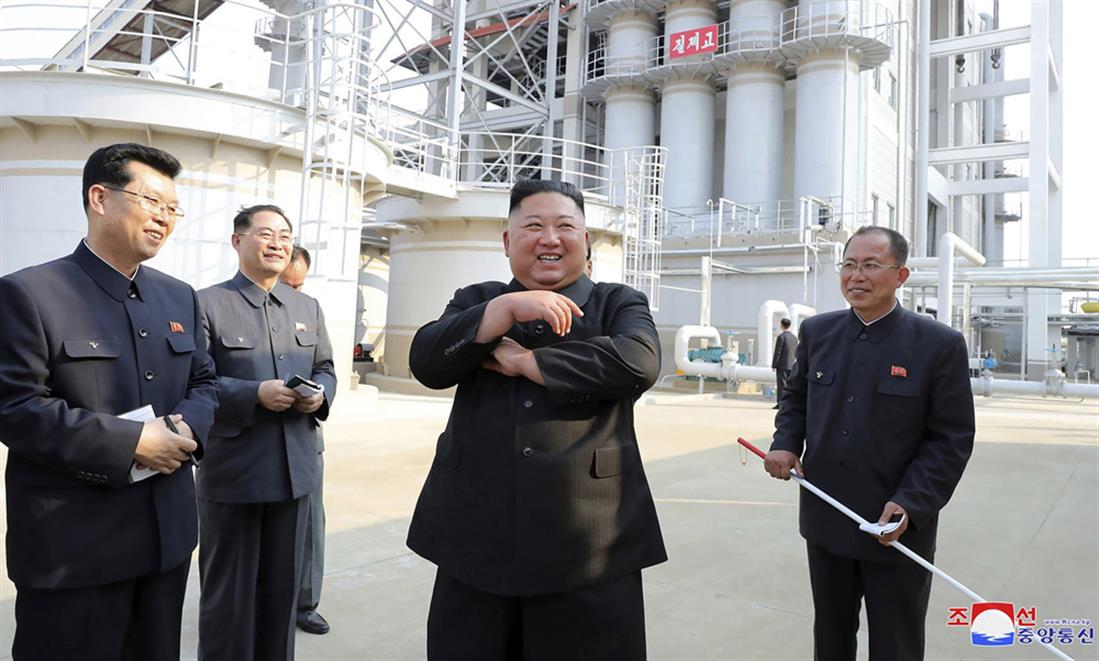 Kim Jong-un - Κιμ Γιονγκ Ουν  εγκαίνια - εργοστάσιο