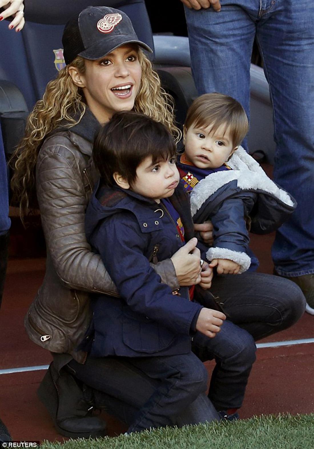 Shakira - γήπεδο - γιοι