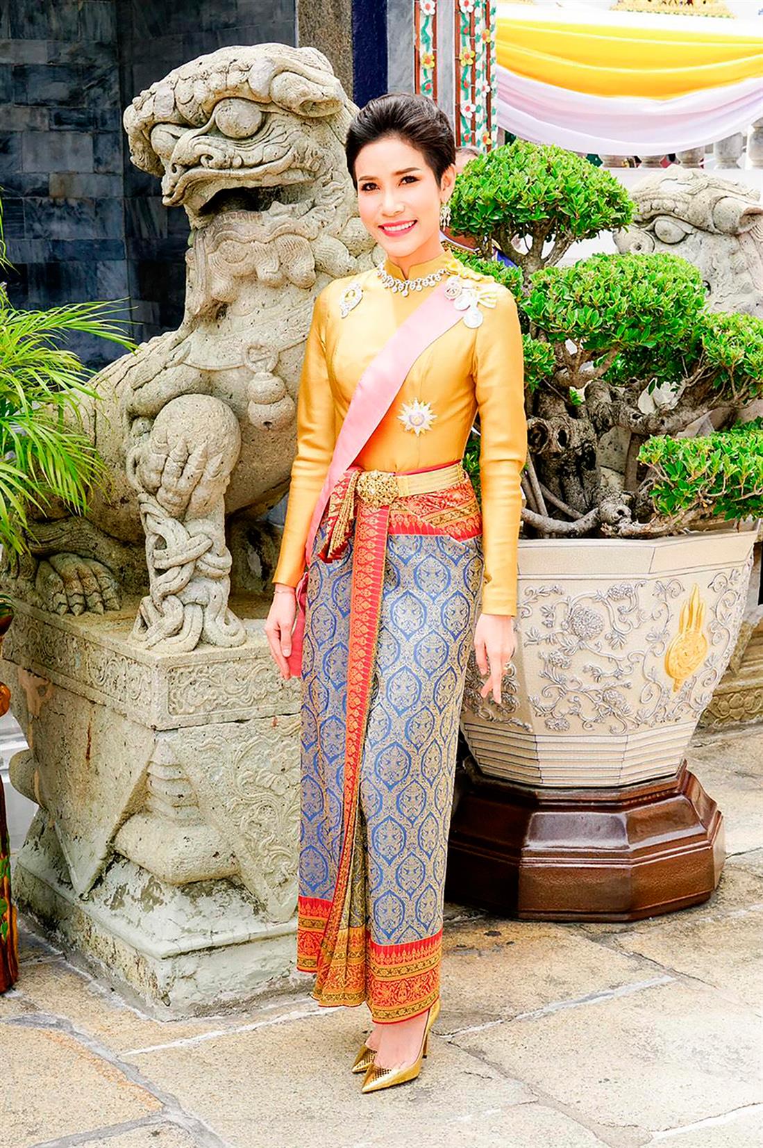 AP - Βασιλιάς Ταϊλάνδης - Μάχα Βατζιραλόνγκορν - Σινεένατ Γονγκβατζιραπάκντι