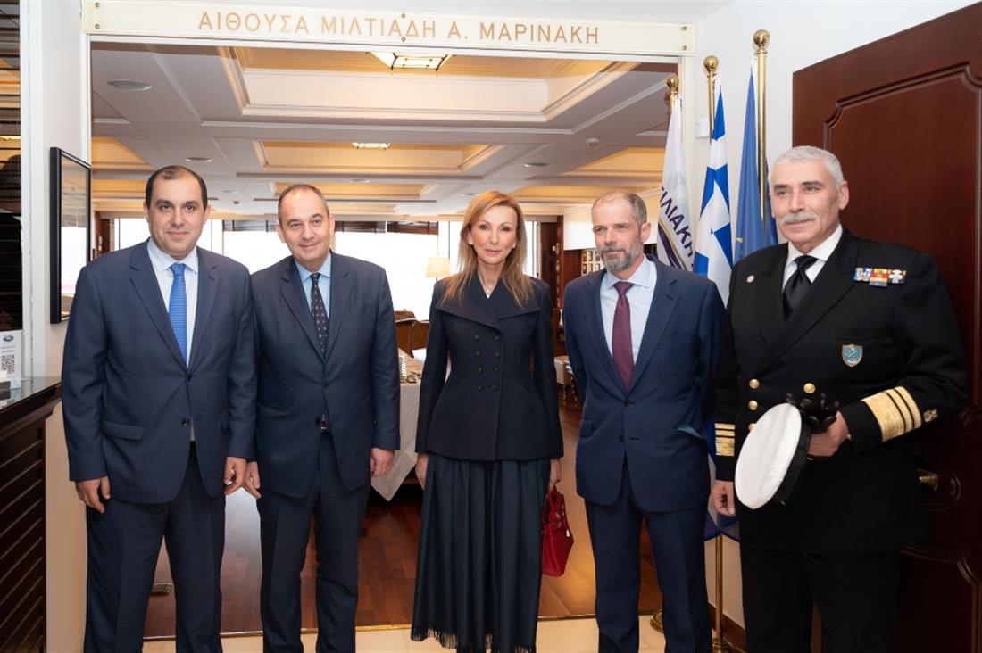 Ενωση Ελλήνων Εφοπλιστών - Υποτροφίες
