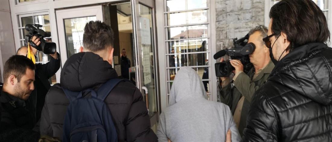 Θεσσαλονίκη: Προφυλακιστέος ο απόστρατος που κλειδώθηκε με τα παιδιά του στο αυτοκίνητο