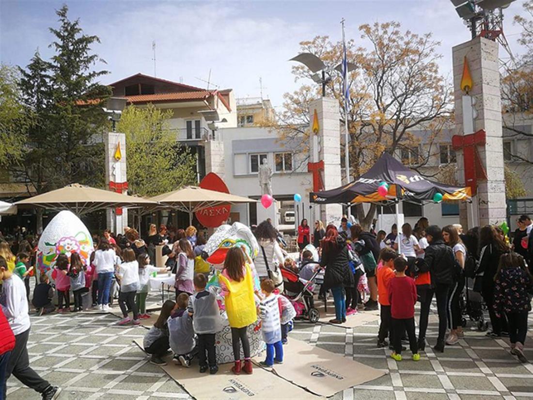 πασχαλινό αυγό - ύψους 2,10 μ. -  Πτολεμαΐδα