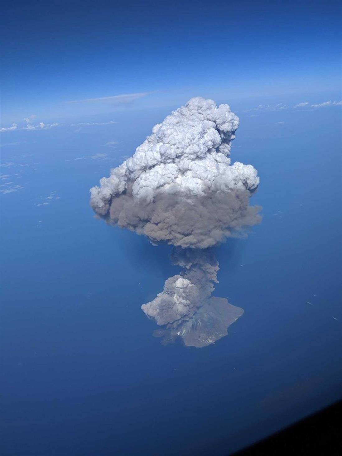 Έκρηξη - ηφαίστειο - Στρόμπολι