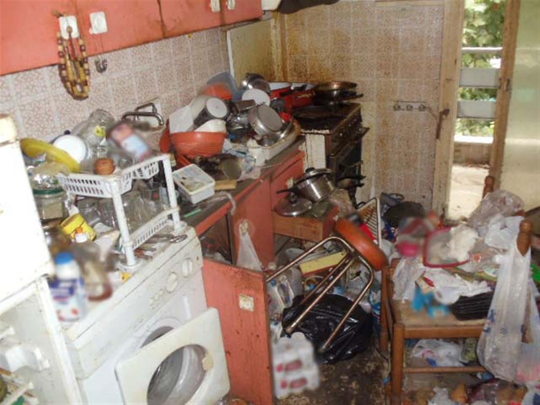 Θεσσαλονίκη - Σύλληψη 58χρονου - σπίτι - σκουπίδια