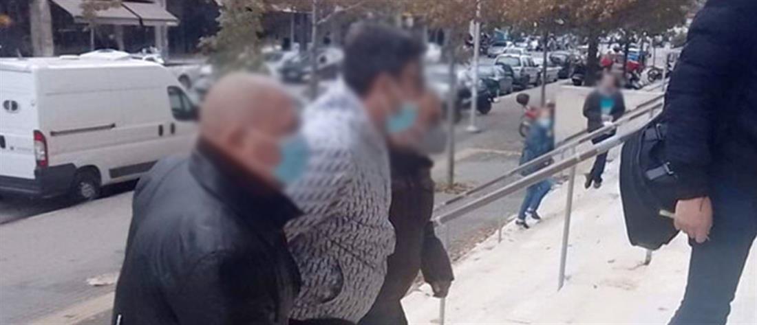 Παιδική πορνογραφία - Θεσσαλονίκη: Φωτογραφίες του 35χρονου που παρίστανε τον αστυνομικό (εικόνες)