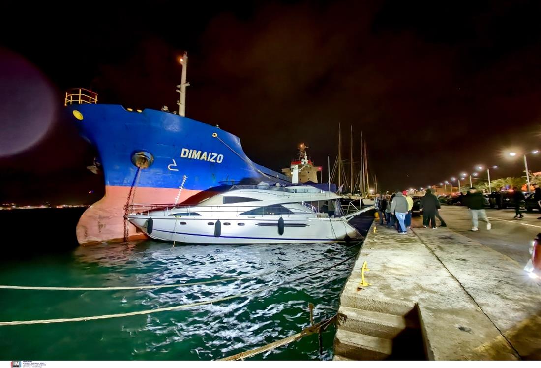 Ναύπλιο - σύγκρουση πλοιων - πλοίο έπεσε σε σκάφη