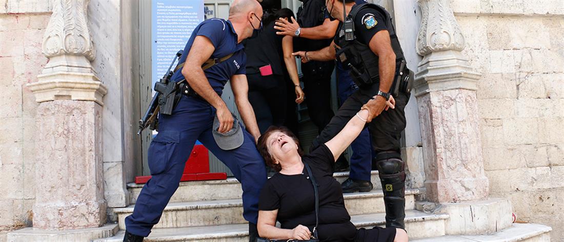 Έγκλημα στην Κρήτη: στον εισαγγελέα ο Ρουμάνος - κατέρρευσε η μητέρα του θύματος (εικόνες)