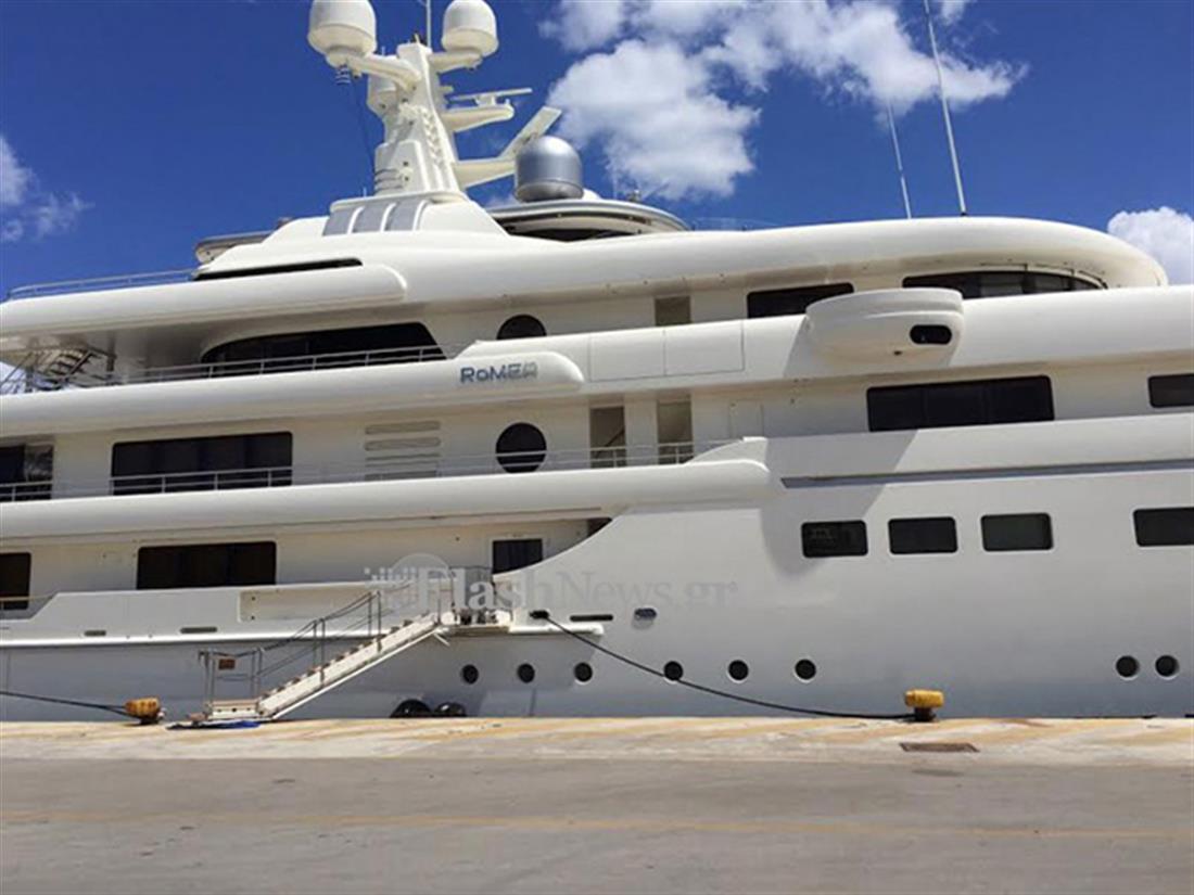 σούπερ γιοτ - super yacht - Romea - λιμάνι Σούδας