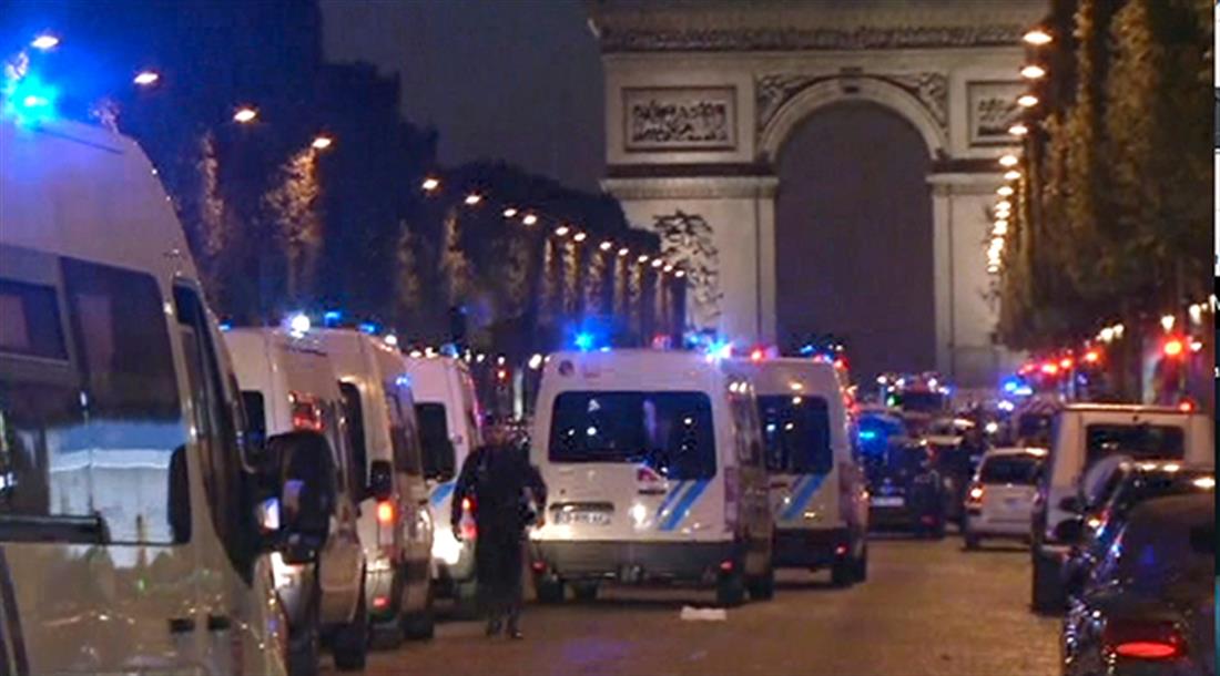 AP - Παρίσι - πυροβολισμοί