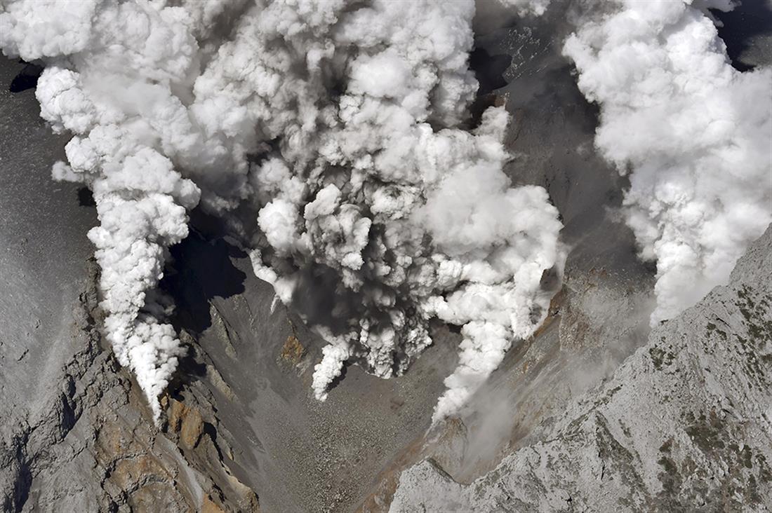 AP - Έκρηξη ηφαιστείου - Ιαπωνία - 2014