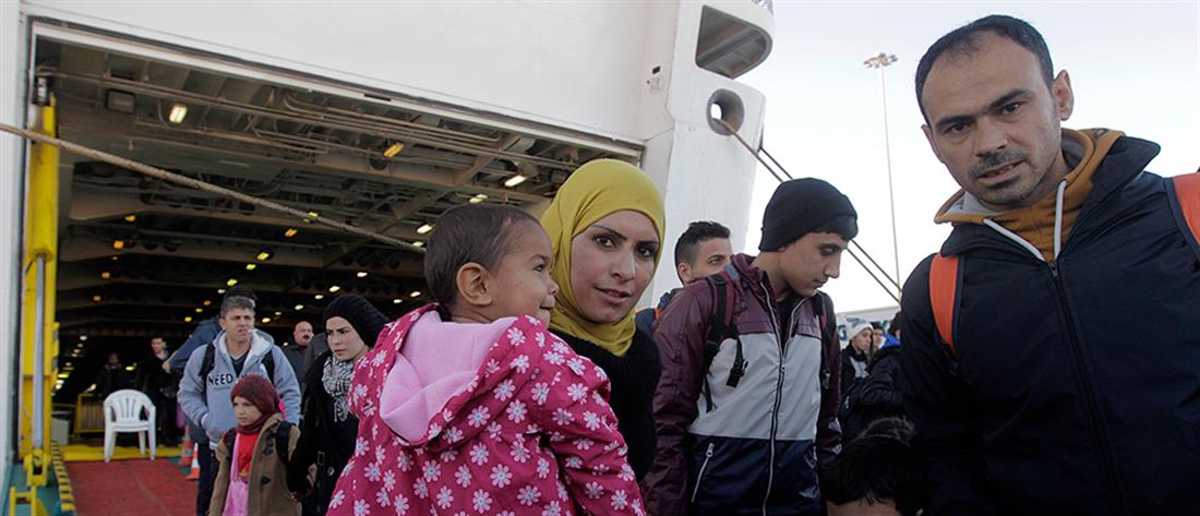 Μετανάστες - πρόσφυγες - Πειραιάς - Μυτιλήνη - Χίος
