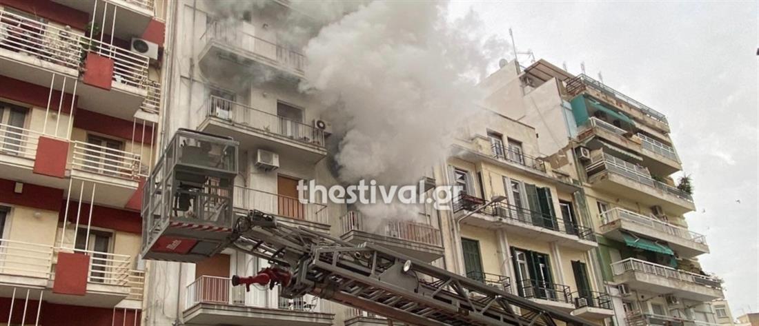 Θεσσαλονίκη: Φωτιά σε διαμέρισμα (εικόνες)