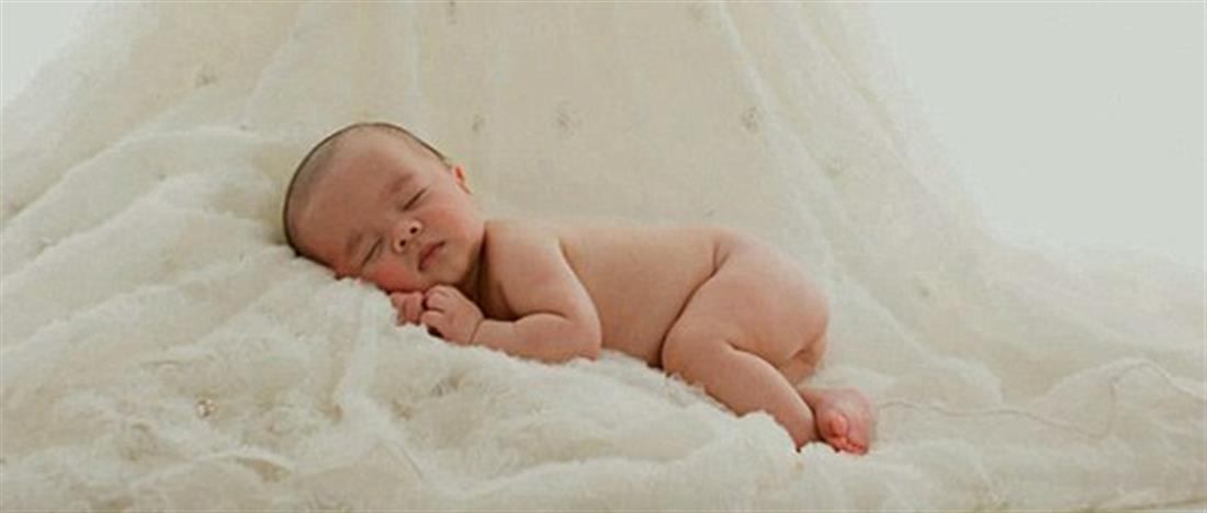 Μωρό γέννηση 23 ετών - Xavier Powell - εξωσωματική γονιμοποίηση