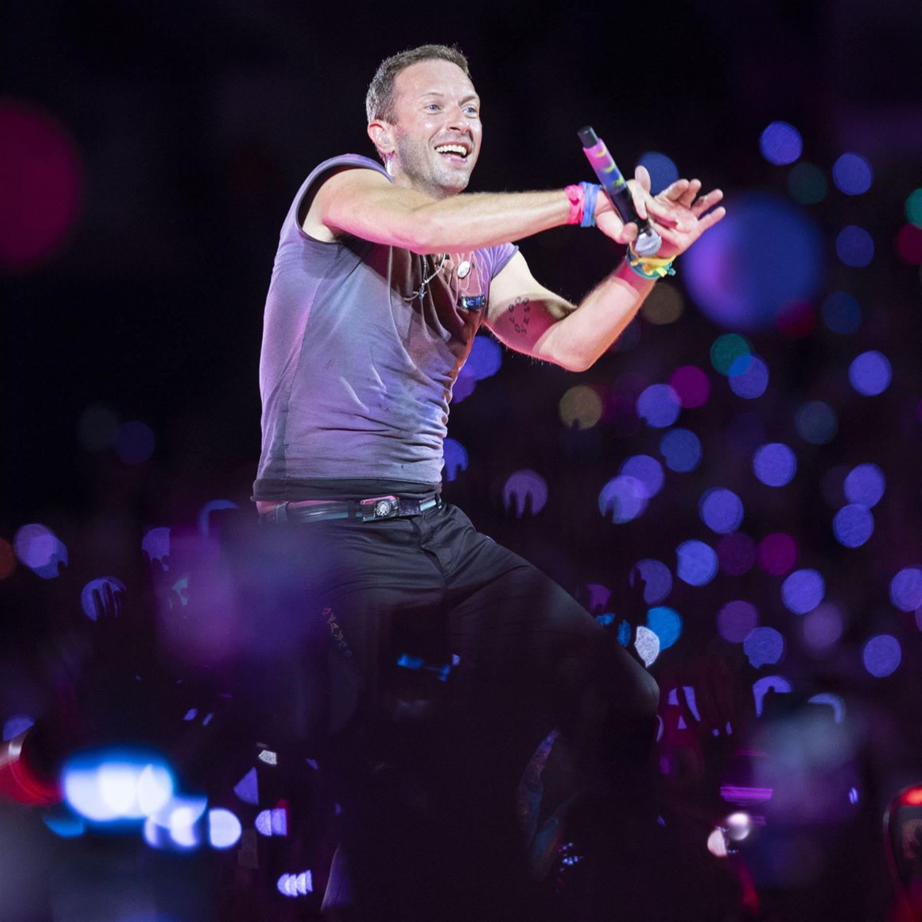 Η έκπληξη της βραδιάς από τους Coldplay: Αυτόν τον Έλληνα καλλιτέχνη ανέβασαν στη σκηνή (βίντεο)
