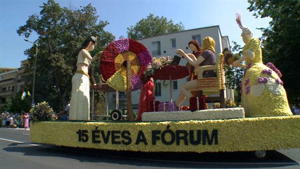 Ουγγαρία: Καρναβάλι λουλουδιών στο Ντέμπρετσεν