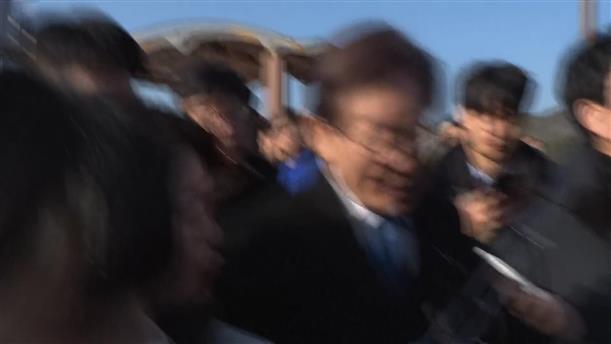 Νότια Κορέα: Η στιγμή που μαχαιρώθηκ ε ο ηγέτης της αντιπολίτευσης