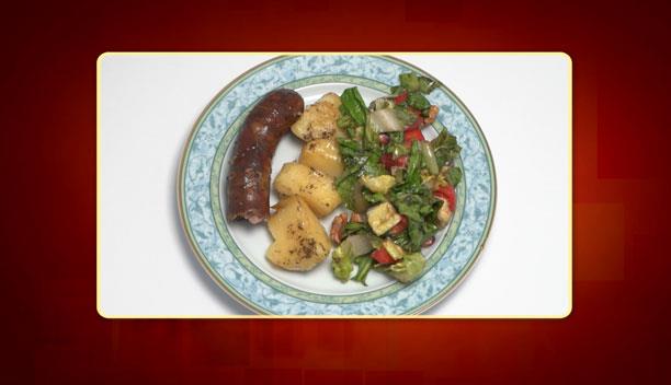 Λουκάνικο χωριάτικο με πατάτες στο φούρνο του Διονύση - Ορεκτικό - Επεισόδιο 104