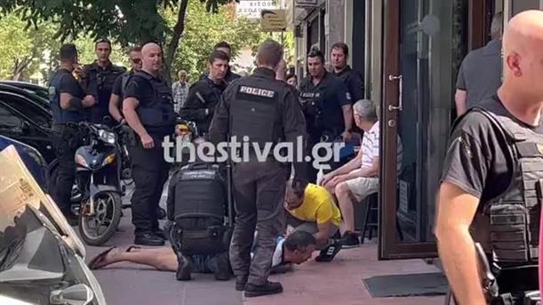 Θεσσαλονίκη: Λογιστής βγήκε στο δρόμο με πιστόλι