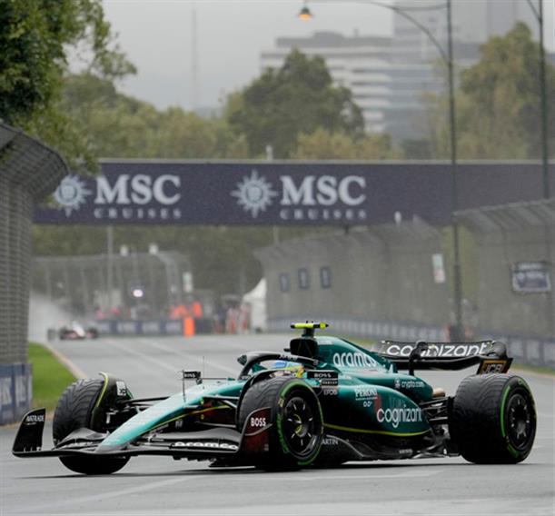 GP Αυστραλίας: Ο Alonso στην κορυφή σε ένα βροχερό FP2